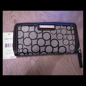 Nine West wallet